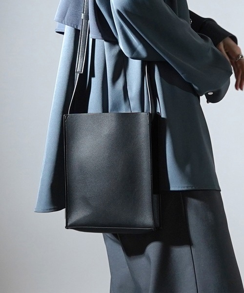 CONFIRM | 25SS【新色追加】シンセティックレザー スクエア