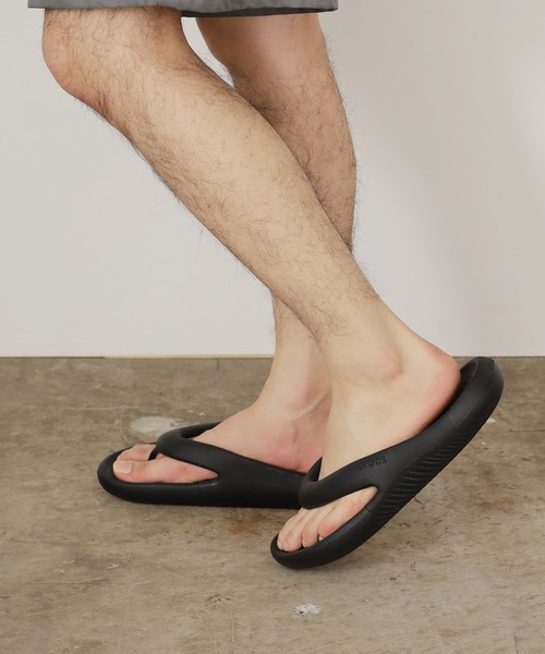 購入直！CROCS（クロックス）mellow.FLIP.SANDALS。黒25㎝ CROCS（クロックス） MELLOW FLIP SANDALS