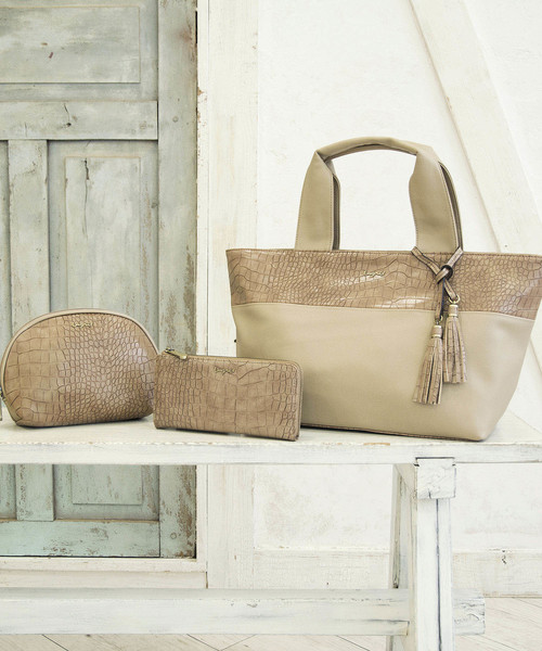 Ungrid Ungrid アングリッド クロコ風型押しバッグ ポーチ サイフ スペシャル3点set Buyee Layanan Belanja Online Belanja Di Zozotown