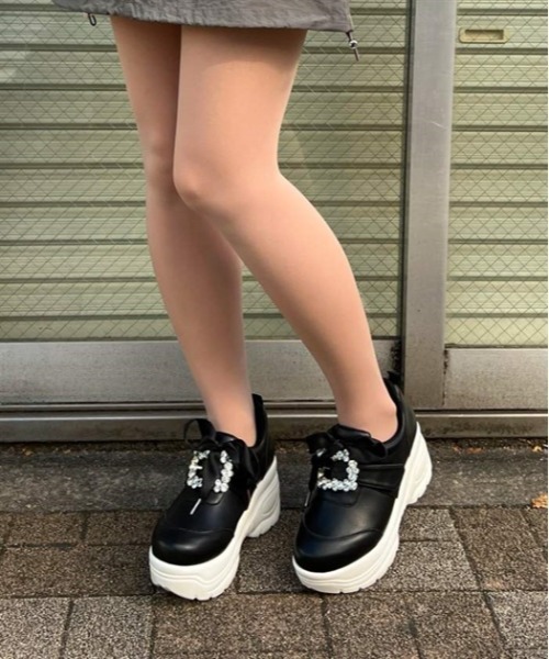【新品】axes femme POETIQUE ビジューバックルスニーカー白 S セール】ビジューバックルスニーカー（スニーカー）｜axes femme