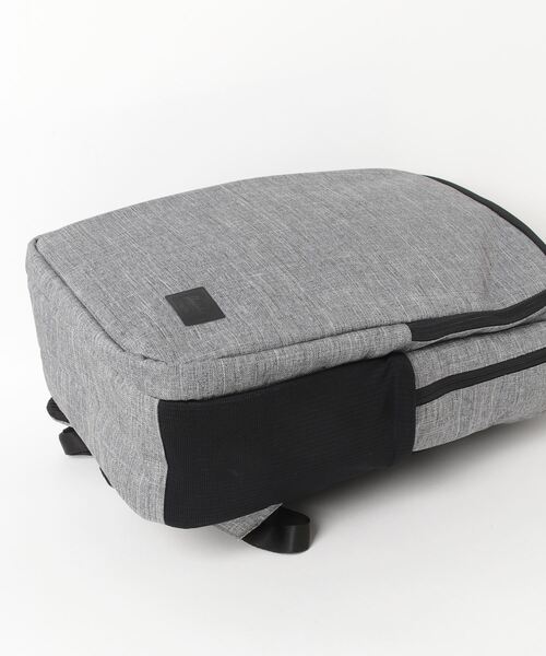 Herschel グレー フラップ付き　リュック Amazon.com: Herschel Supply Co. Heritage Backpack, Light