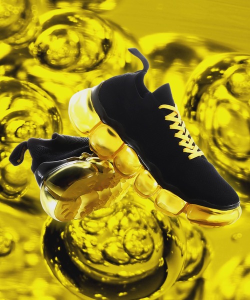 【美品】グラウンズ定価¥44,000 グラウンズ“靴底がアッパーを飲み込む”厚底メタリックスニーカー