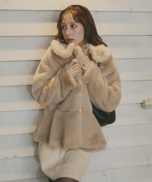 OLU. | フラッフィーラウンドカラーペプラムファーコート - Buyee, an