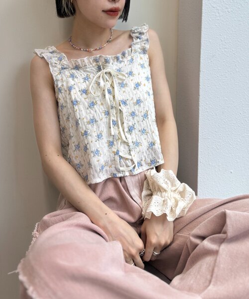 W CLOSET | 【3色展開】花柄シャーリングTOPS - Buyee, an