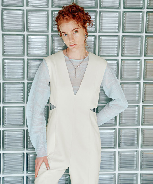 【EMMA LIMBER】WAIST SLASH ROMPERS