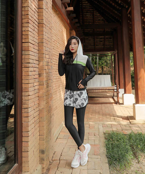 Angel Luna 3点セット 水陸両用 ショートパンツ付レギンスとラッシュパーカー付き インナーショーツ付き Buyee An Online Proxy Shopping Service Shop At Zozotown Bot Online