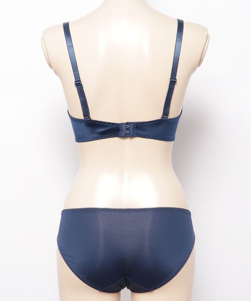 AMOSTYLE BY TRIUMPH | 夢みるブラ ブラ2＆ショーツセット【Eカップ