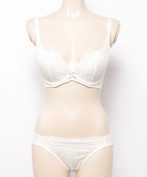 AMOSTYLE BY TRIUMPH | 夢みるブラ ブラ2＆ショーツセット【Eカップ