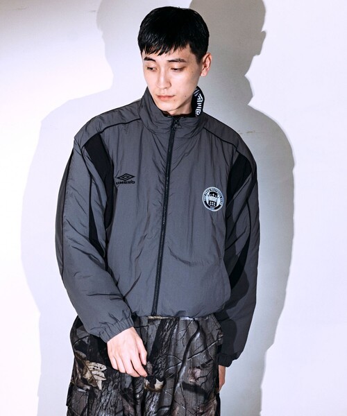 Umbro ナイロンジャケット ブラック グレー umbro ナイロンジャケット UMBRO × BLACK LABEL SET-UP FIELD