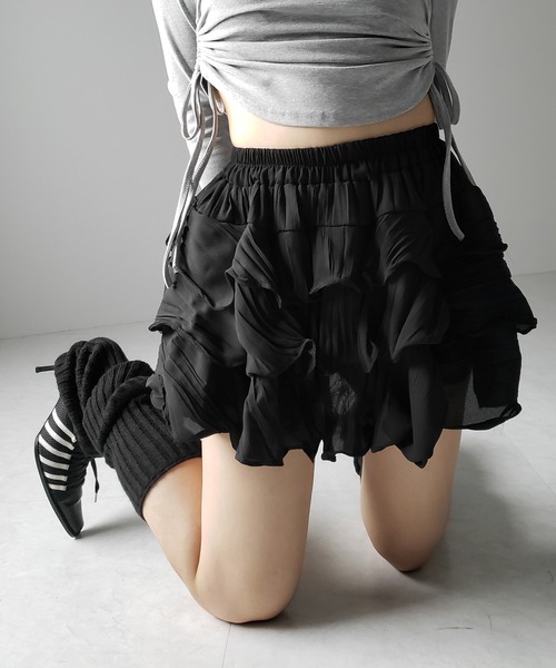 クリンクルクリンクルクリンクル　ミニスカート　刺繍入りブラック ME+EM SELECT | ※【 インパン裏地付 】3段クリンクルシアーフリル