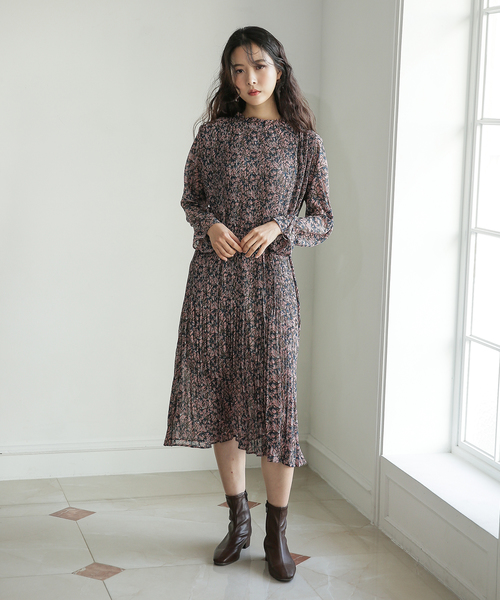 Une Mansion 小花柄プリーツロングフレアワンピース Buyee An Online Proxy Shopping Service Shop At Zozotown Bot Online