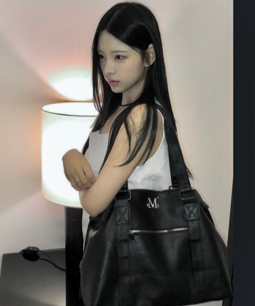 [MUCENT] EREN BELT STRAP LEATHER SHOULDER バッグ★韓国★ MUSINSA | MUCENT Eren Belt Strap Leather Shoulder Bag Unisex