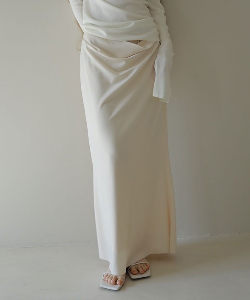 ETRETOKYO エトレ サイドプリーツロング ガウン 新品 ¥28600激安 ETRETOKYO エトレ サイドプリーツロング ガウン 新品 ¥28600激安 ETRE