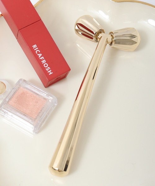 新品 レーザー美顔器 定価51223円 楽天市場】【大感謝祭限定☆30%OFFクーポン】目元 美顔器 リフトケア