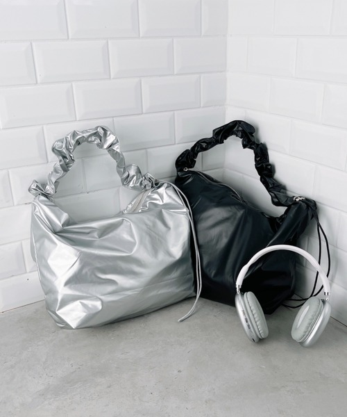 a2o バック a2o 完売品 ワイドギャザーショルダーバッグ アイボリー