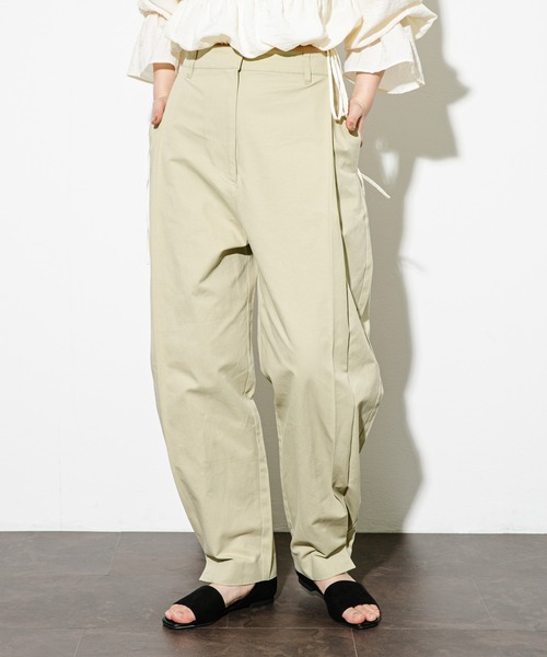 CLANE クラネ　フラワープリーツパンツ CLANE（クラネ）の「スプリンクルフラワープリーツパンツ