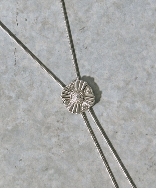 TOGA PULLA | 【TOGA PULLA/トーガプルラ】Metal motif loop tie