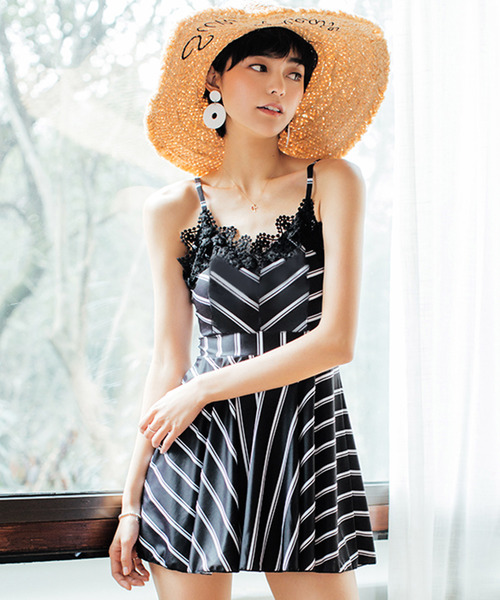 Osyarevo 水着 黒 白 ライン柄 レースポイント フェミニン ワンピース Buyee An Online Proxy Shopping Service Shop At Zozotown Bot Online