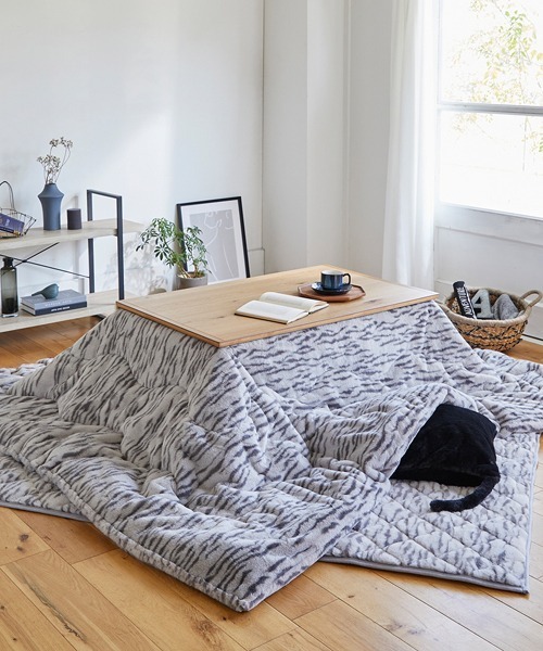 COCOPLATZ INTERIOR | まるで猫！のようなモフモフこたつ掛け布団｜235
