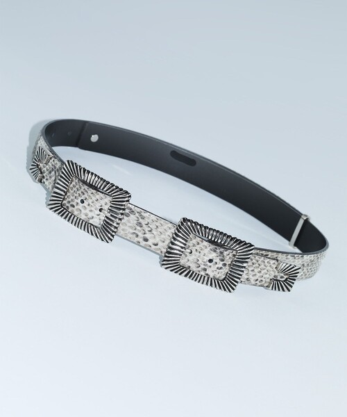 【TOGA TOO/トーガトゥ】Double buckle bangleバングル TOGA（トーガ）の「【TOGA TOO/トーガトゥ】Double buckle