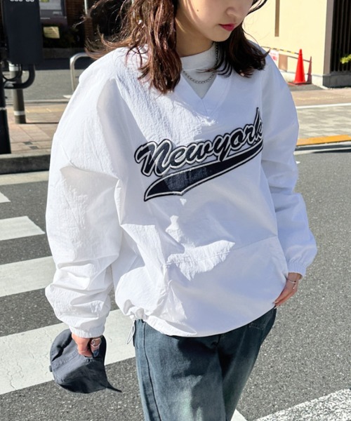 カレッジロゴ ナイロンプルオーバー CLEA tシャツ カレッジロゴ刺繍ナイロンプルオーバー レディース