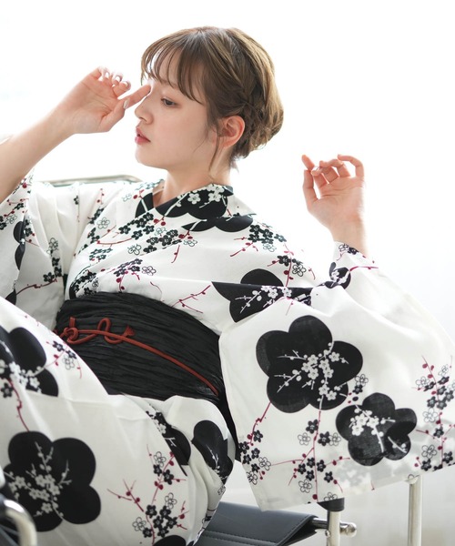 utatane 白地に赤い花柄の浴衣セット utatane 白地に赤い花柄の浴衣セット UTATANE | 選べる浴衣3点セット