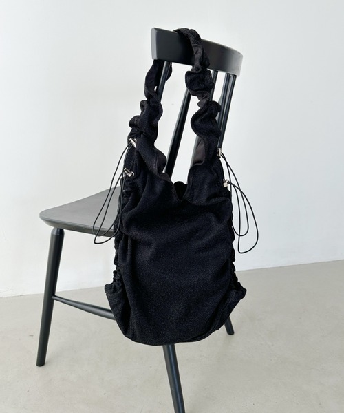 Glitter ブラックショルダーバッグ UN+FRAME | shirring glitter shoulder bag／シャーリングドロスト