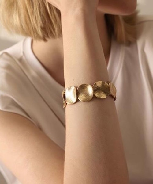 ▫️訳あり価格▫️美品Volume curve bangle Accessories Bangle / Wristband ZOZOTOWN WOMEN Sale Price