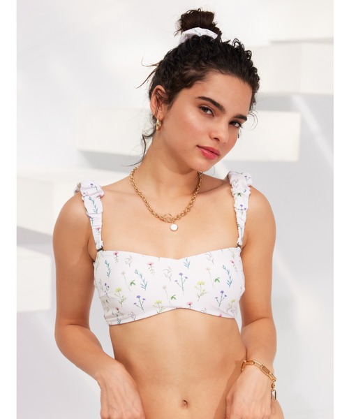 ALEXIA STAM バッククロス クロップドトップ & レギンスセット