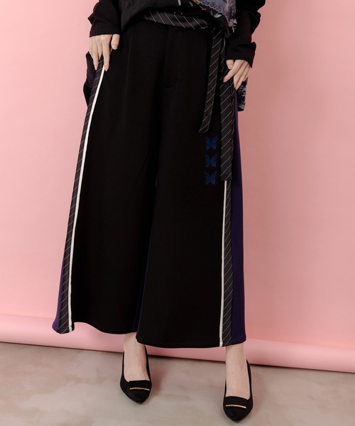 IS SCOLAR | 553204：蝶刺繍バイカラー 異素材切替パンツ - Buyee, an