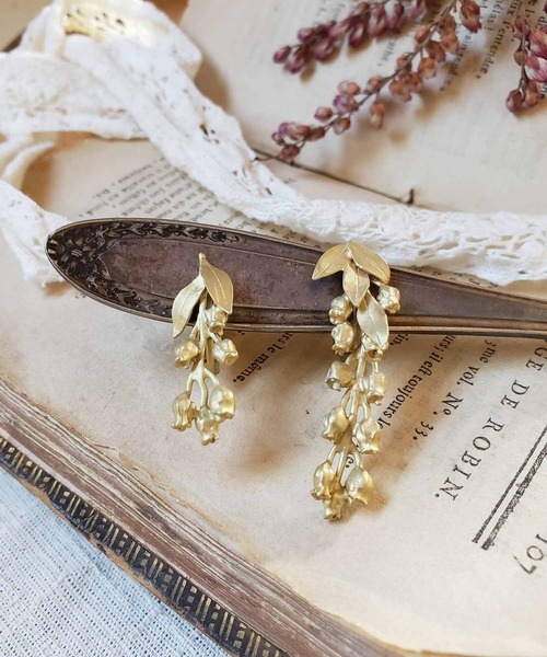 m.soeur パールとかすみ草のイヤーカフ＊ コットンパールと布花の