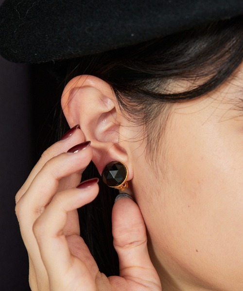 美品 カリーヌパリ　パールピアス まるピアス 美品 カリーヌパリ パールピアス まるピアス 美品 カリーヌパリ