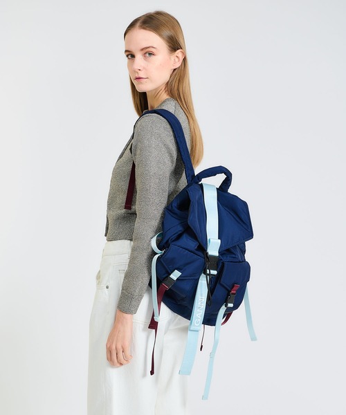 バックパック・リュック Ganni LOGO BUCKY BACKPACK GANNI Bucky Backpack Small（バックパック/リュック）｜GANNI