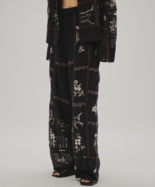 パンツ TODAY FUL Embroidery Patchwork Trousers TODAYFUL（トゥデイフル）の「Embroidery Patchwork Trousers
