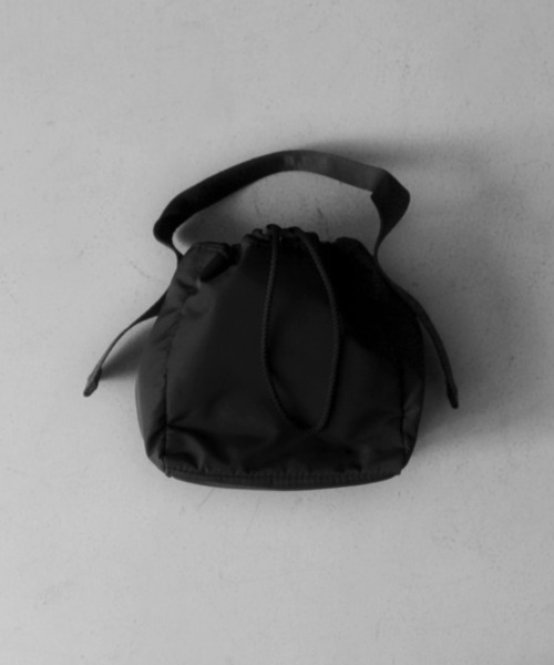 ★送料・関税込【GANNI】Recycled Tech Pouch bag GANNI(ガニー)】RECYCLED TECH POUCH (バッグ / ハンドバッグ