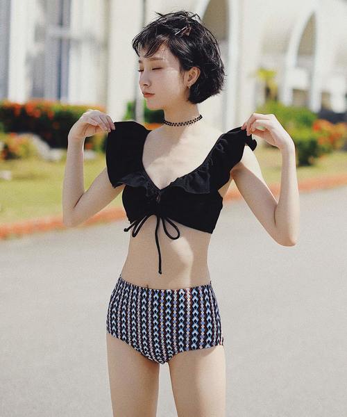 ミューラル ハイネック ビキニ 3点セット 水着 セットアップ レディース[品番：OSRW0004362]｜OSYAREVO  （オシャレボ）のレディースファッション通販｜SHOPLIST（ショップリスト） OSYAREVO ミューラルハイネック ビキニ 3点セット 水着セット 【SALE】ミューラル ハイネック ビキニ 3点セット 水着 セットアップ