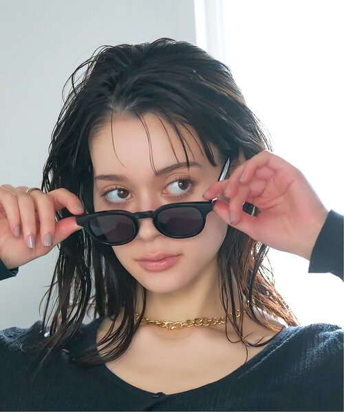 Zoff AOI IHARAコラボウェリントン型サングラス/クリアフレーム Zoff（ゾフ）の「【伊原 葵さんコラボ】#011ウェリントン型 黒縁