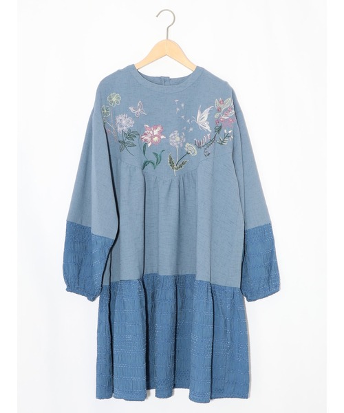 SCOLAR | 561207：花蝶刺繍シャーリング生地ティアード風ワンピース  