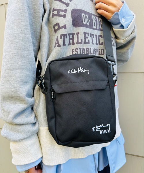 @re__rrj9⑥CHARLES & KEITHバッグ KEITH HARING | Keith Haring / ショルダーバッグ / 15627 - Buyee, an